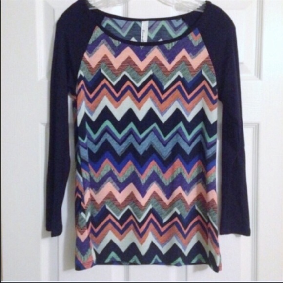 Chevron Striped 3/4 Sleeve Top S NWOT - Picture 2 of 3